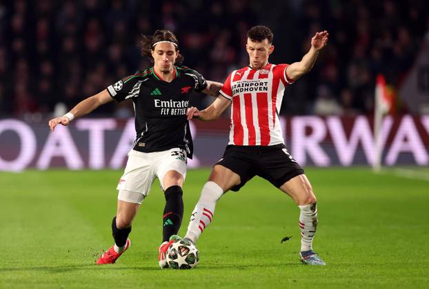 PSV Eindhoven v Arsenal - UEFA Champions League - Round of 16 - First Leg - Philips Stadion