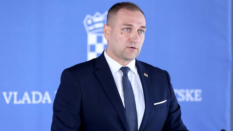 VIDEO Ministar poljoprivrede: 'Situacija s bedrenicom je pod kontrolom, građani mogu biti mirni'