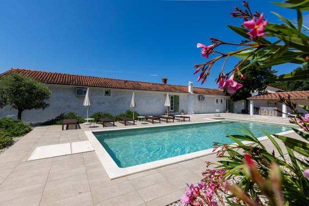 Evo kakve se sve vile nude na Jadranu za milijun eura i više