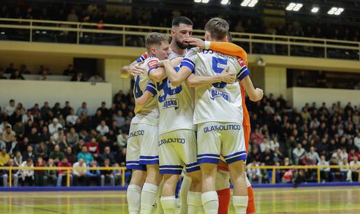 Futsal Dinamo razmontirao Torcidu Biberon usred Splita!
