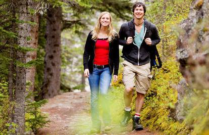 I šetnja umjerenim tempom je odlična na zdravlje, jer trošimo više kisika nego dok sjedimo