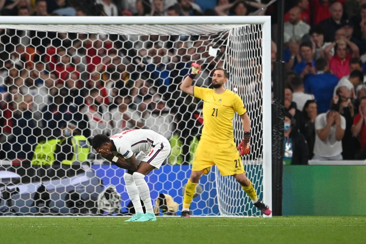Kako su igrali: Southgate kao Slaven Bilić protiv Turske, dao je ključni penal tinejdžeru!