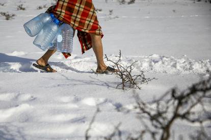 Teška zima u migrantskom kampu Lipa nedaleko Bihaća