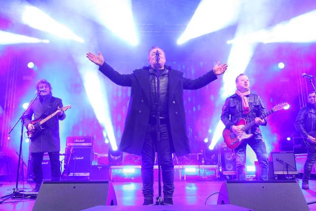 Zagreb: Koncert Želim život, zaklade Ana Rukavina na glavnom gradskom trgu