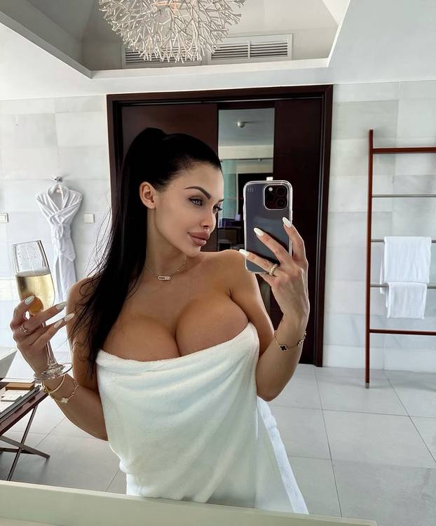 FOTO Aletta dolazi iz susjedne zemlje: Skinula se za magazin