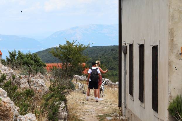Lubenice, mjesto na Cresu s dva stanovnika