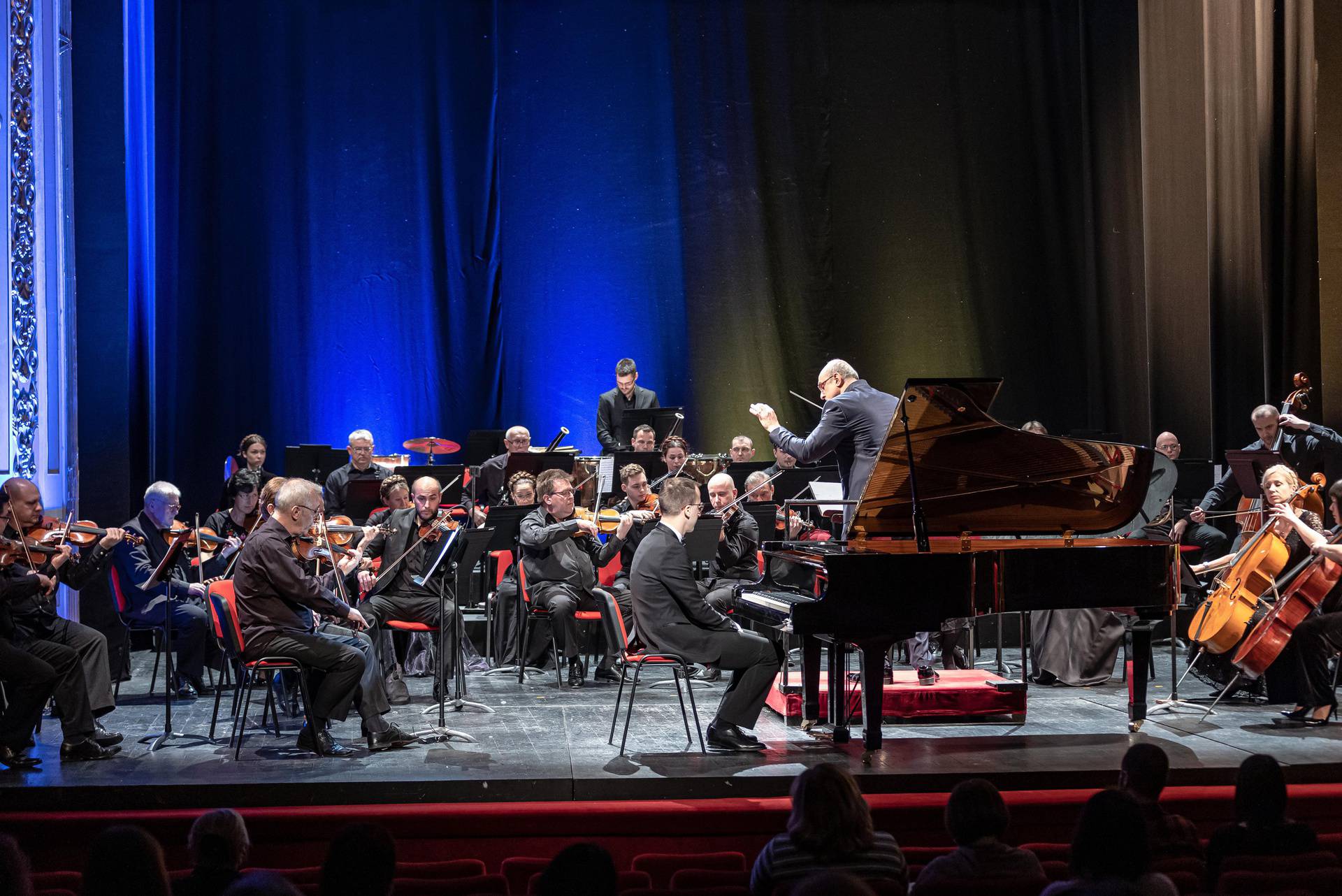 U Osijeku održan humanitarni koncert 'Za mir u Ukrajini'