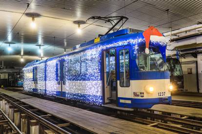 Osijek: Umjesto putnika u tramvaju se voze plišani medvjedići