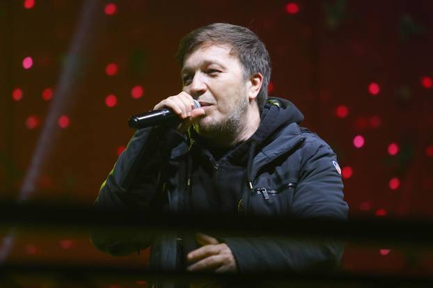 Karlovac: Nastup Ede Maajke na adventu