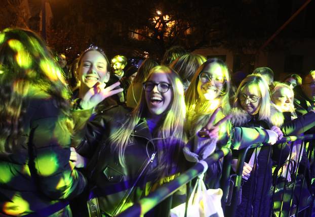 Šibenik: Šibenska Adventura zapo?ela koncertom Parnog valjka u perivoju Roberta Visianija