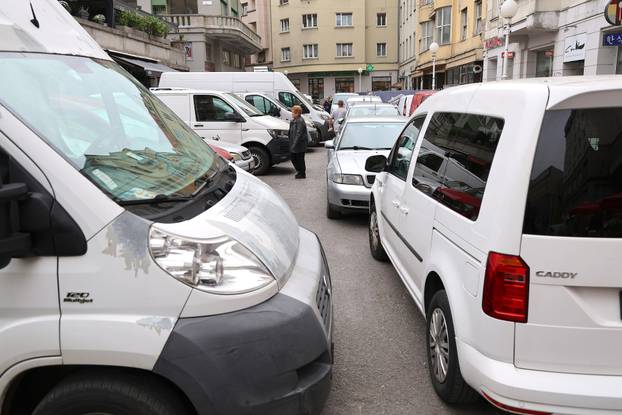 Zagreb: Kaos oko tržnice Dolac