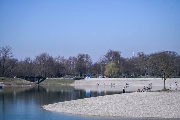 Zagreb: Proljetne temperature na Bundeku 