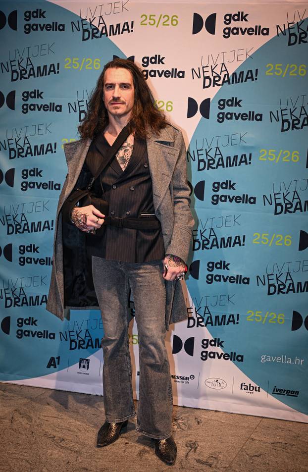 Zagreb: Dolazak poznatih na premijeru predstave "Samci" u kazalištu Gavella