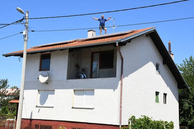 Križevci: Solarni paneli na krovu kuće