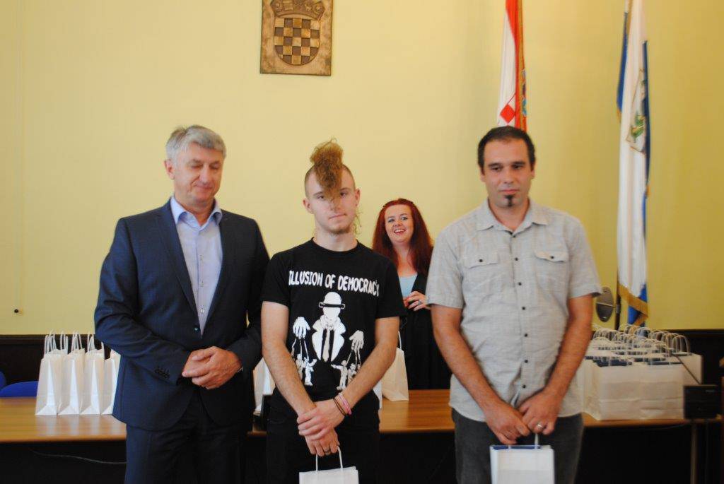 Koji car: Učenik punker dobio nagradu od HDZ-ovog župana