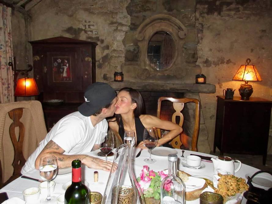 Nakon što je javno prozvao roditelje, Brooklyn objavio romantičke fotke s Nicolom