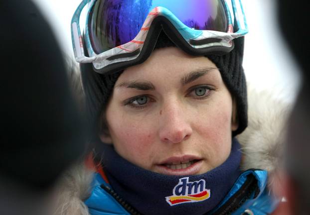 Zagreb: DM DamSKI kup, rekreativna skijaška utrka za žene na Sljemenu