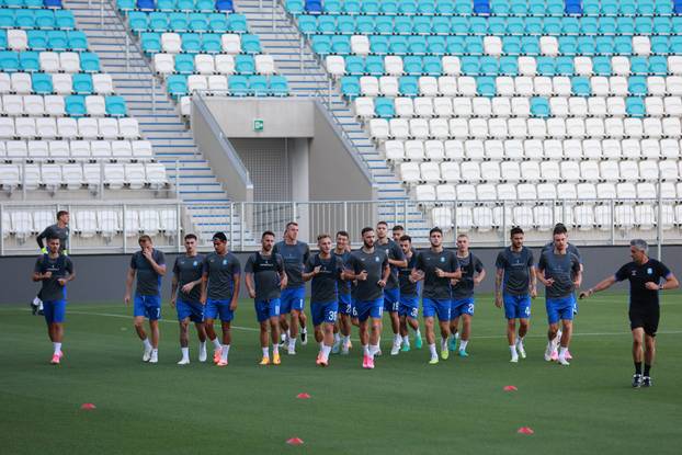 Trening nogometaša Osijeka uoči utakmice 2. pretkola Konferencijske lige protiv ZTE-a
