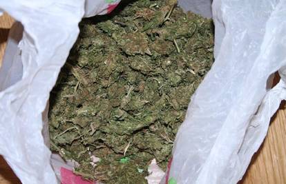 Uhitili dilera s 860 grama marihuane i 40.000 kuna