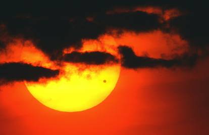 Spektakl na nebu: Gledajte Veneru kako ''prelazi'' Sunce 