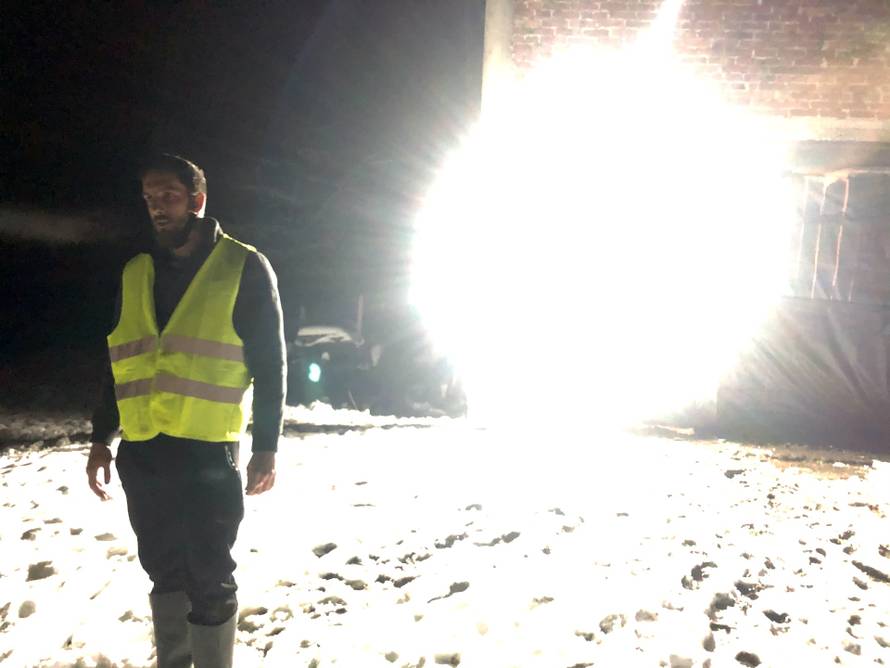 Dan i noć s volonterima: 'Došli smo baki koju nisu posjetili ni da joj previju rane. Plakao sam'