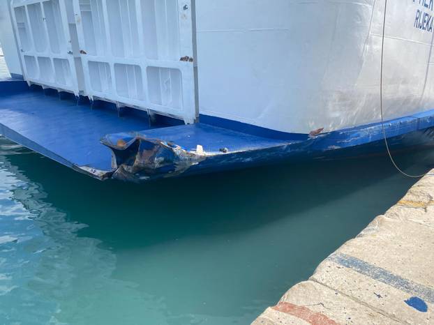 FOTO Split kao nakon tornada! Ovo je prognoza za danas: Za tri regije upalili alarm zbog oluje