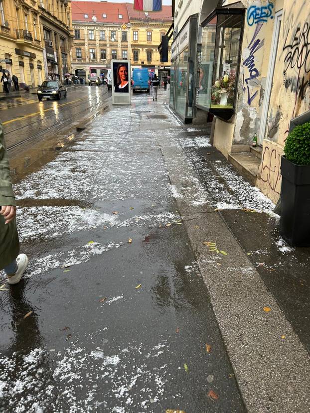 FOTO Ludo vrijeme u Hrvatskoj: Na sjeveru oluja s tučom, jug se kupa, osvanula  je i duga...