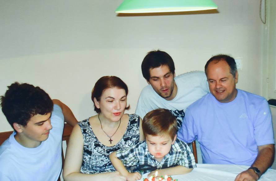 Sin Zorice Kondže: Moja mater ista je kao i svačija, samo što moja bolje pjeva od tvoje...