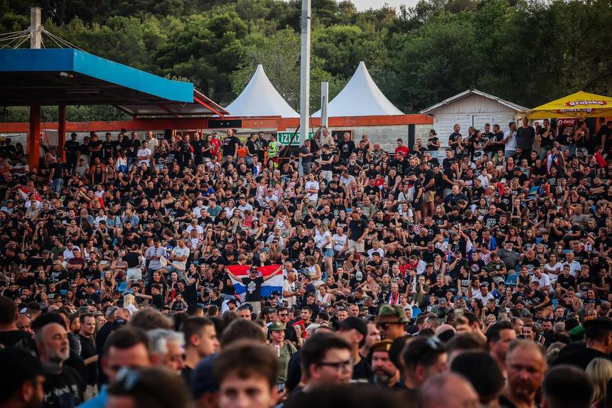 Šibenik: Koncert Marka Perkovića Thomsona na Šibenskom Šubićevcu