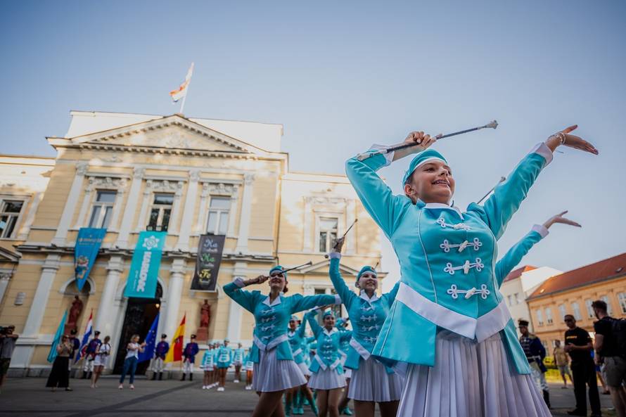 Kazališna i glazbena elita stiže u Karlovac: Svečano otvoren Karlovački kazališni festival