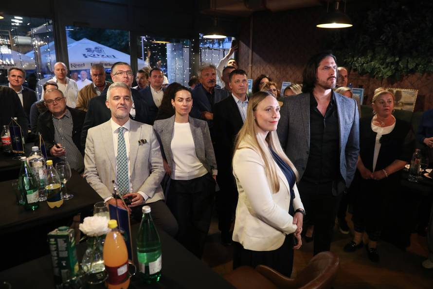 Zagreb: Doček izbornih rezultata u izbornom stožeru Marije Selak Raspudić