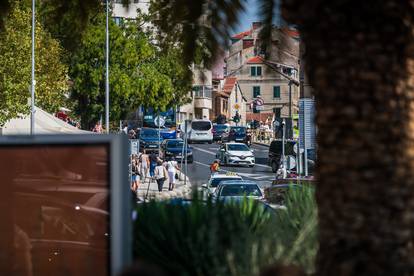 Danas i do 38°C! Turisti guštaju u Splitu. Ali uskoro stiže velika promjena i kraj toplinskog vala!