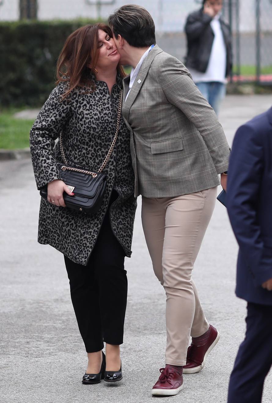 Zagreb: Dolazak uzvanika na ZV na predstavljanje programa Kolinde Grabar-Kitarović