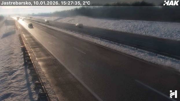 FOTO Pogledajte situaciju na autocestama: Snijeg još pada, stvara se poledica, ima i magle