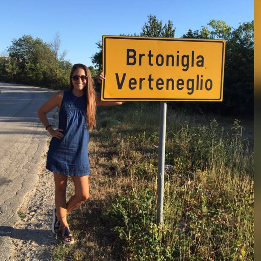 Ashley Colburn: Na policama čuva dva Emmyja, a voli sarmu