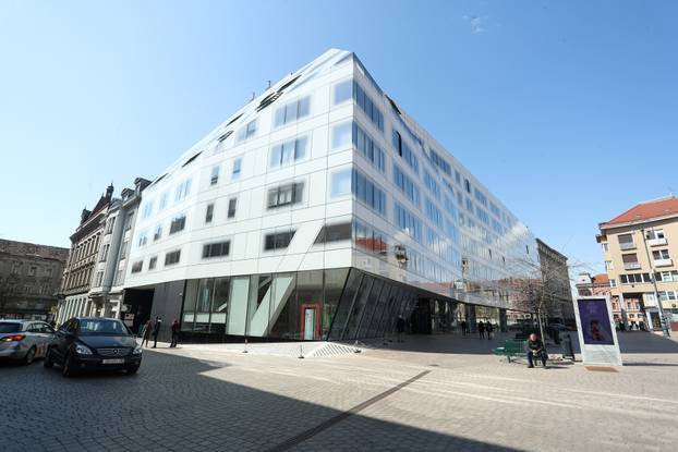 Zagreb: Policija ispred stana povezanog s Draganom Kovačevićem u Ban centru