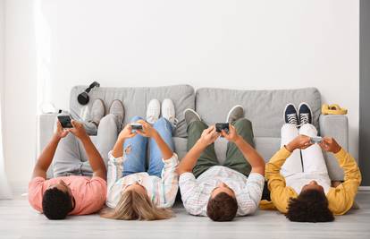 Skoro polovica tinejdžera osjeća ovisnost o društvenim medijima