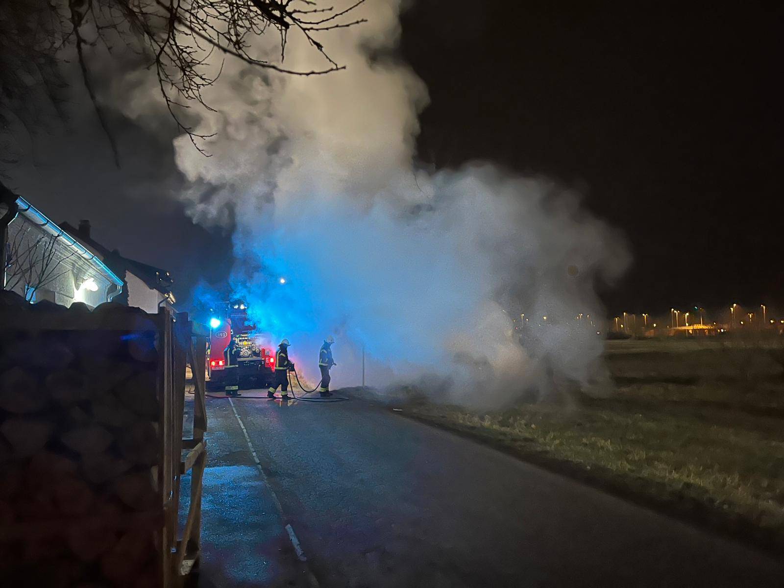 VIDEO Ispred kuće im izgorio auto: 'Čuli smo jaku detonaciju'