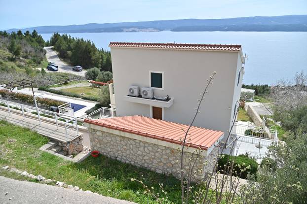 Vila Pokora u Omišu