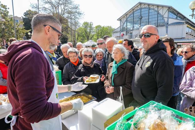 Na pulskoj tržnici propremljena fritaja od 1500 jaja i 10 kilograma šparoga