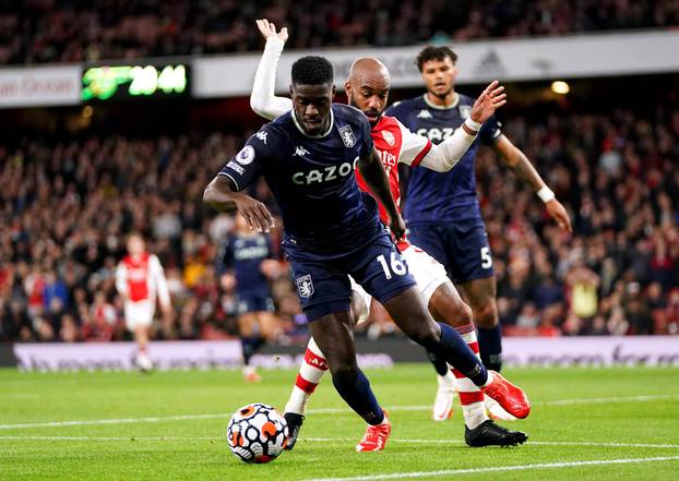 Arsenal v Aston Villa - Premier League - Emirates Stadium