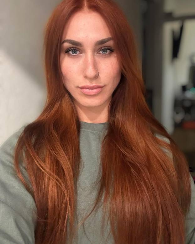 FOTO Ona može sve! Bacala je kuglu pa postala 'kraljca leda', a sjajnom figurom golica maštu