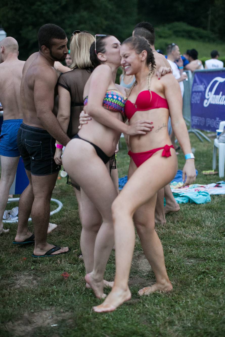 Žestoki pool party u Samoboru uz Mercedes-Benz A-klasu