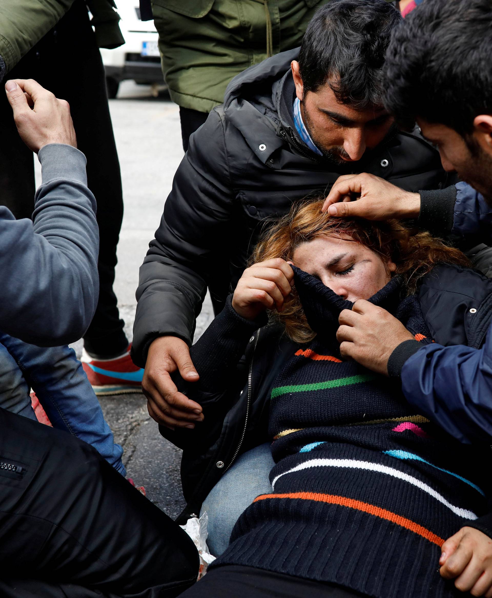 Migrants at the Maljevac border crossing between Bosnia and Croatia