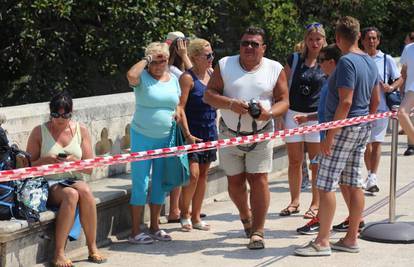 Protiv gužve: Trakom podijelili most na dubrovačkim Pilama