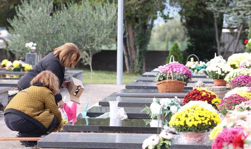 FOTO Građani obišli najmilije u Šibeniku: Održana je i misa
