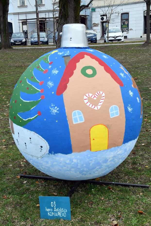 Sisak: Šetnica uz Kupu ukrašena kuglicama koju su izradila djeca