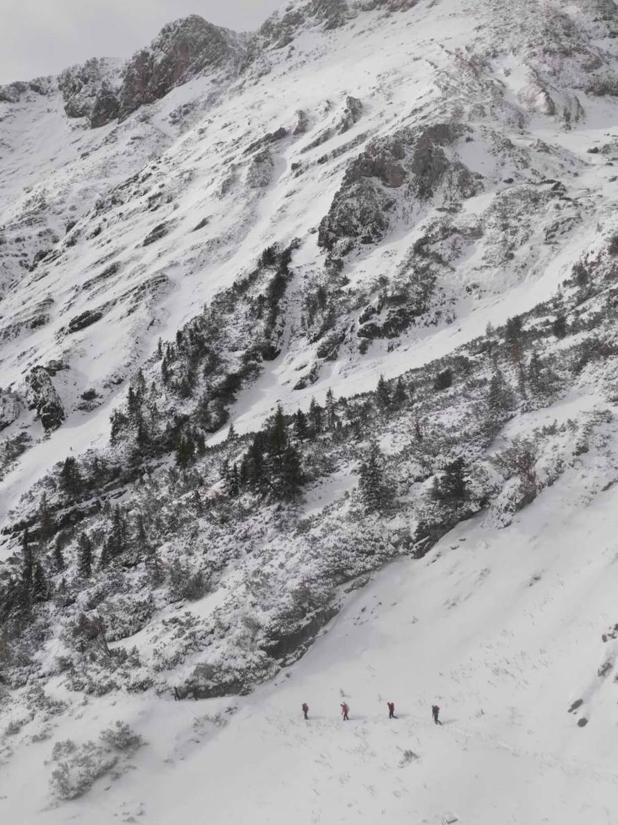 FOTO Slovenski spasioci otkrili mjesto gdje su tražili Hrvate, jedna lavina ugrozila je i njih!