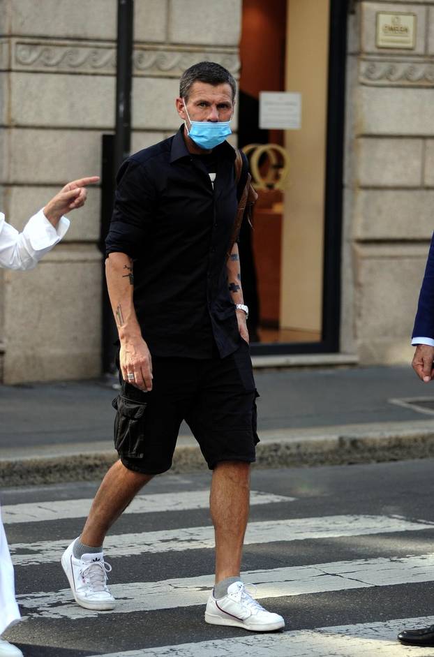 Zvonimir Boban sa zaštitnom maskom u šopingu u Milanu