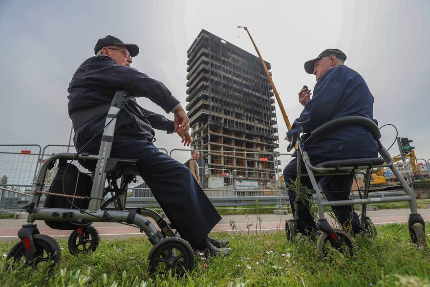 Franjo i Drago svaki dan prate ru&scaron;enje Vjesnika: 'Gledam ga iz sobe ve&cacute; 50 godina. Te&scaron;ko je...'